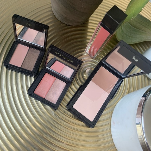 JOUER Blushing Beauty Set - Picture 4 of 11